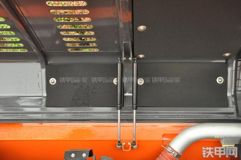 迪万伦DH225LC-9挖掘机局部