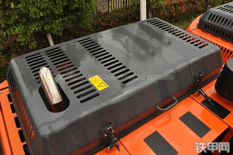 迪万伦DH220LC-9E挖掘机局部