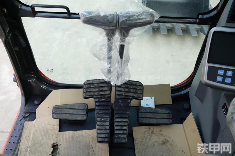 迪万伦DX150LC挖掘机局部