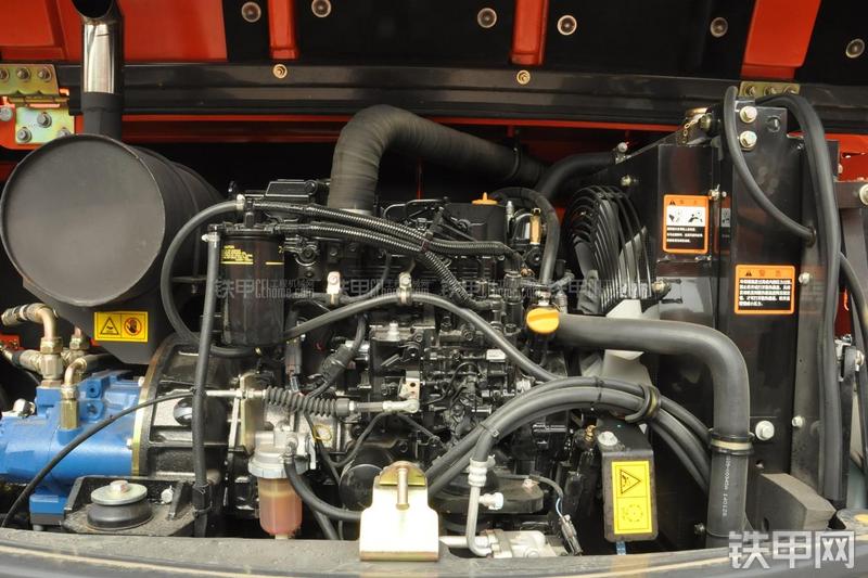 迪万伦DX80挖掘机局部