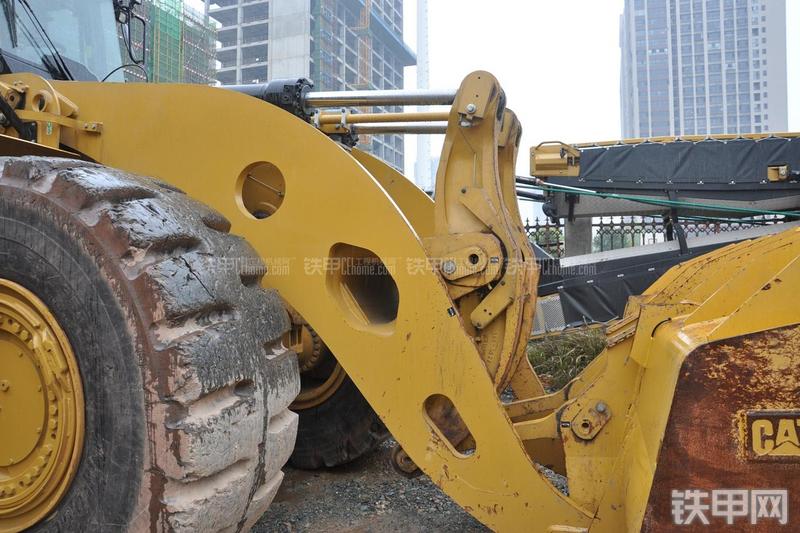 卡特彼勒986H装载机局部