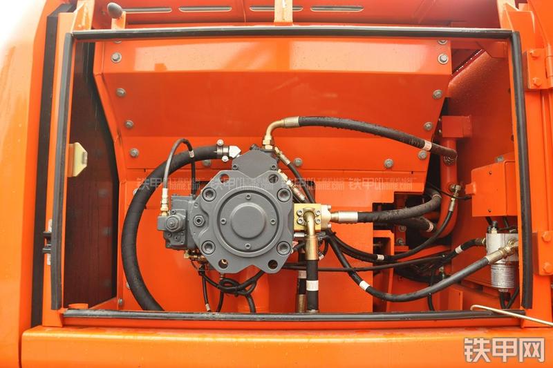 迪万伦DH225LC-9挖掘机局部