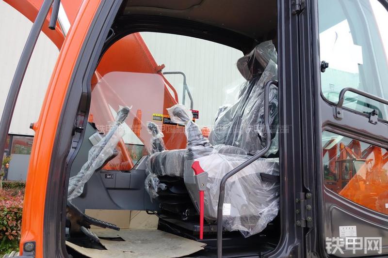 迪万伦DX150LC挖掘机局部