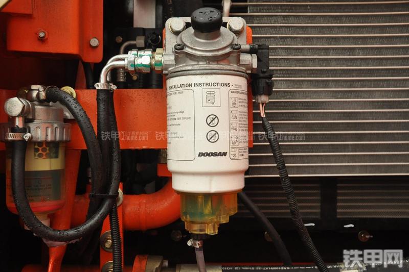 迪万伦DH225LC-9挖掘机局部