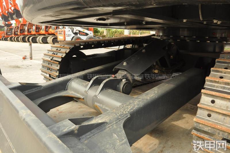 迪万伦DX80挖掘机局部