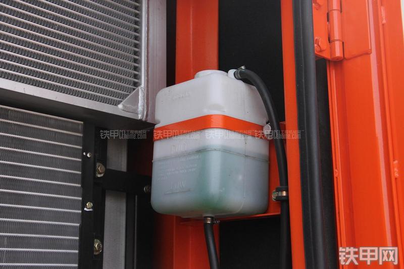 迪万伦DH215-9E挖掘机局部