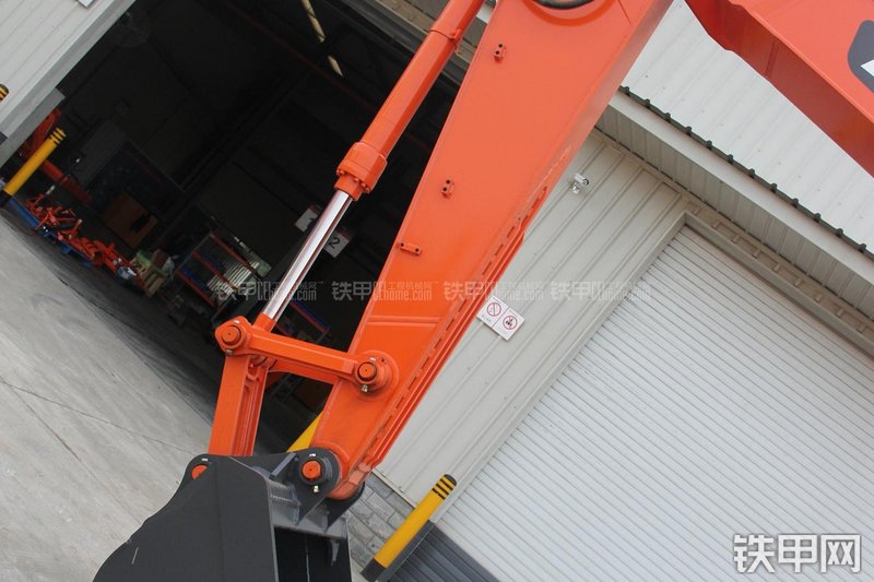 迪万伦DH215-9E挖掘机局部