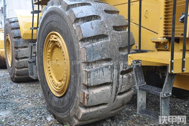 卡特彼勒986H装载机局部