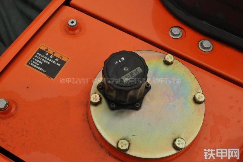 迪万伦DH225LC-9挖掘机局部