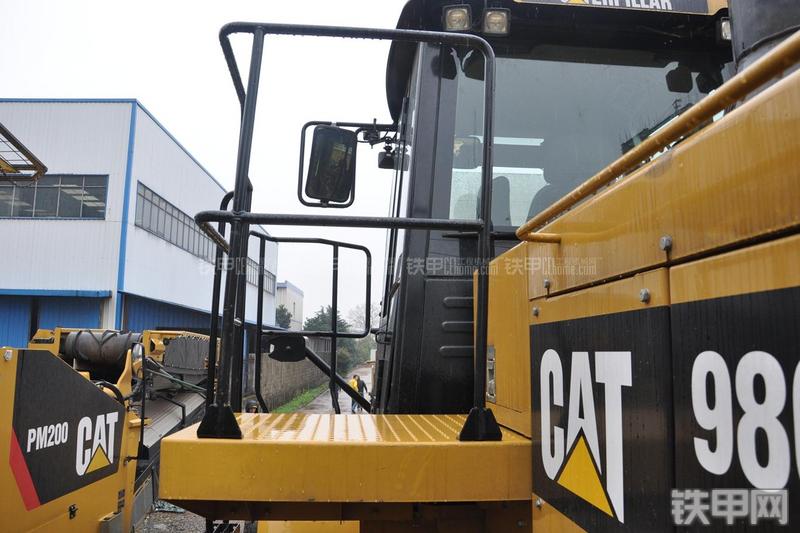 卡特彼勒986H装载机局部