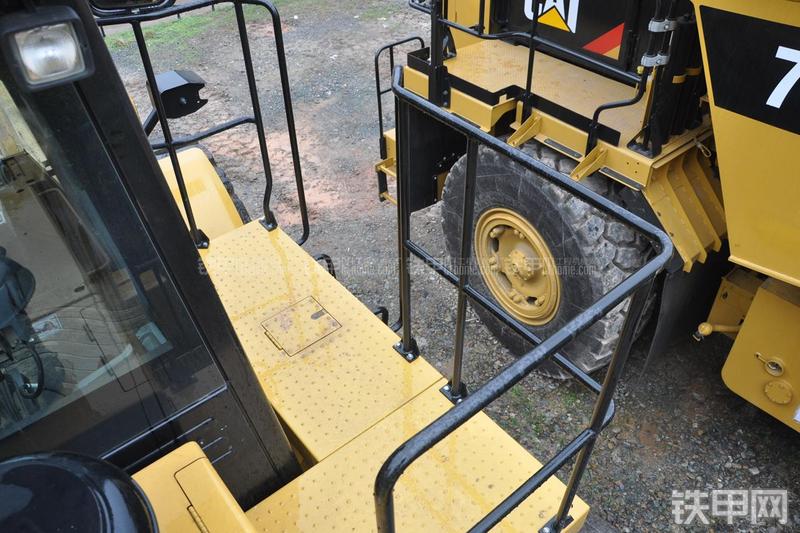 卡特彼勒986H装载机局部