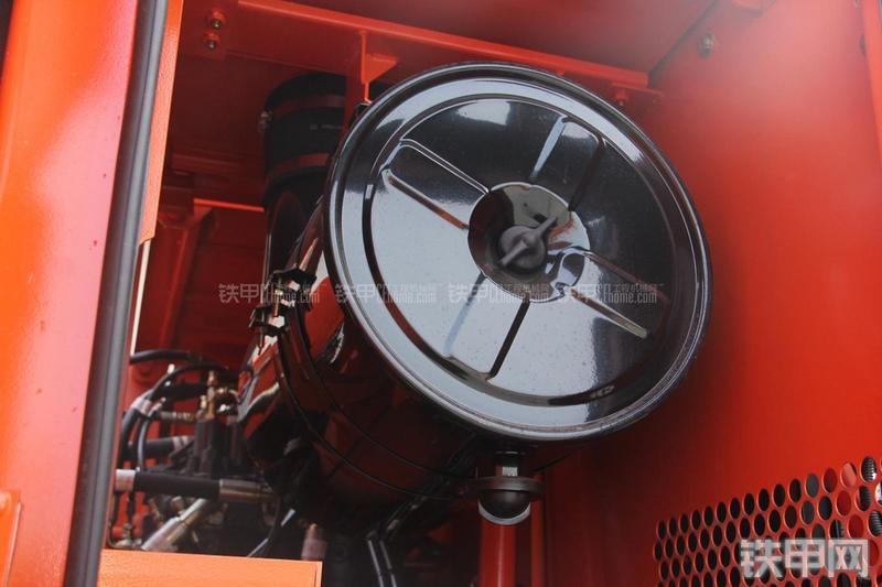 迪万伦DH215-9E挖掘机局部