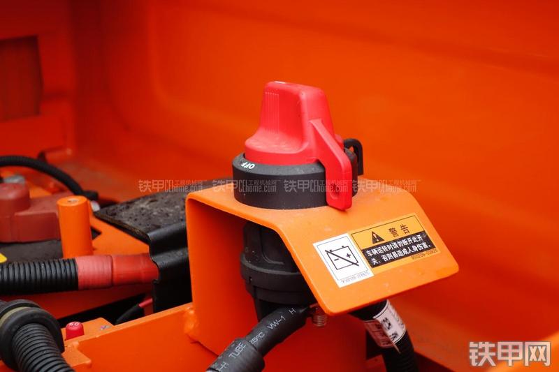 迪万伦DX120挖掘机局部