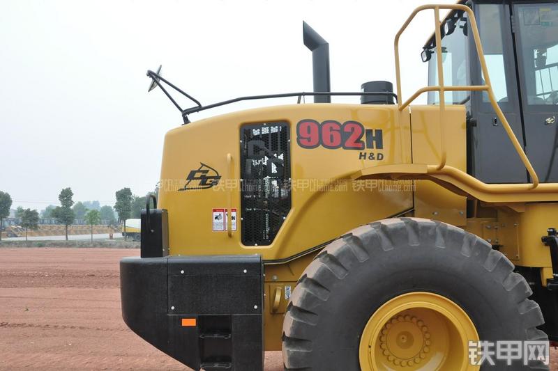 成工ZL50D-3装载机局部