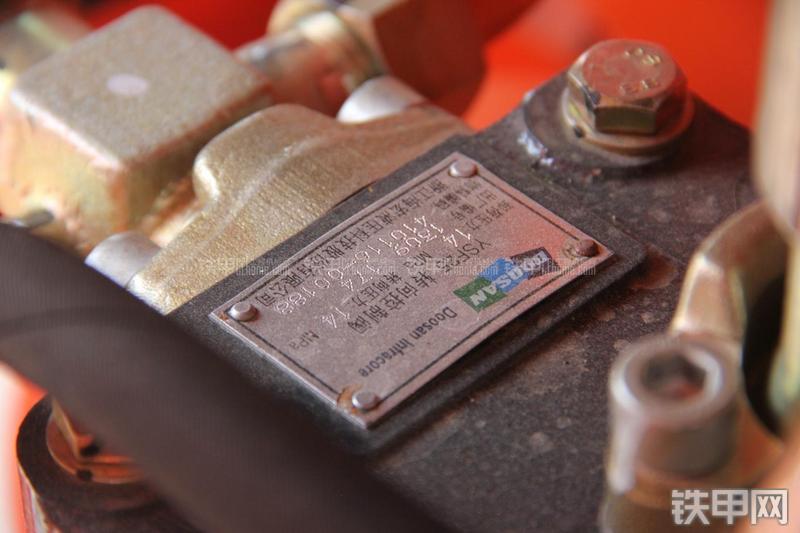 迪万伦DL503GOLD装载机局部