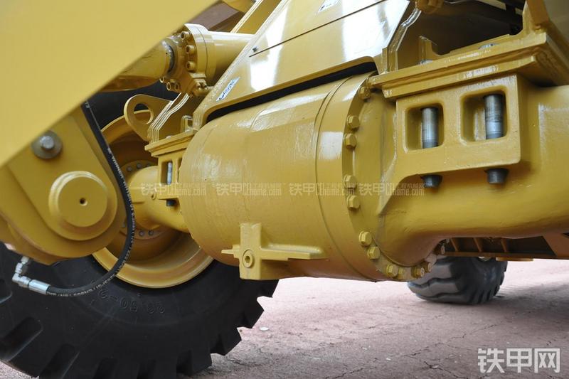 成工ZL50D-3装载机局部