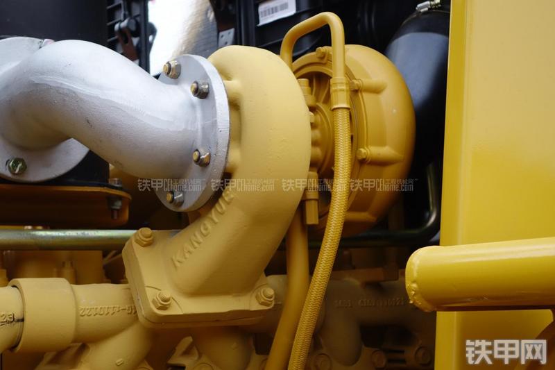 成工ZL50D-3装载机局部