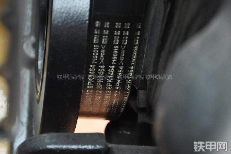 成工866HTC(可伸缩挖掘臂)挖掘装载机局部