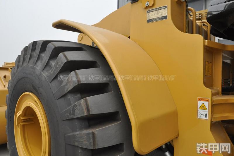 成工CG990H装载机局部