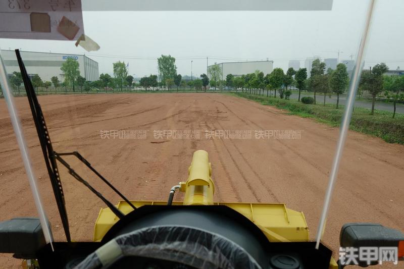 成工ZL50D-3装载机局部