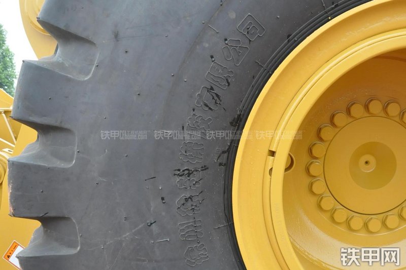 成工ZL50D-3装载机局部