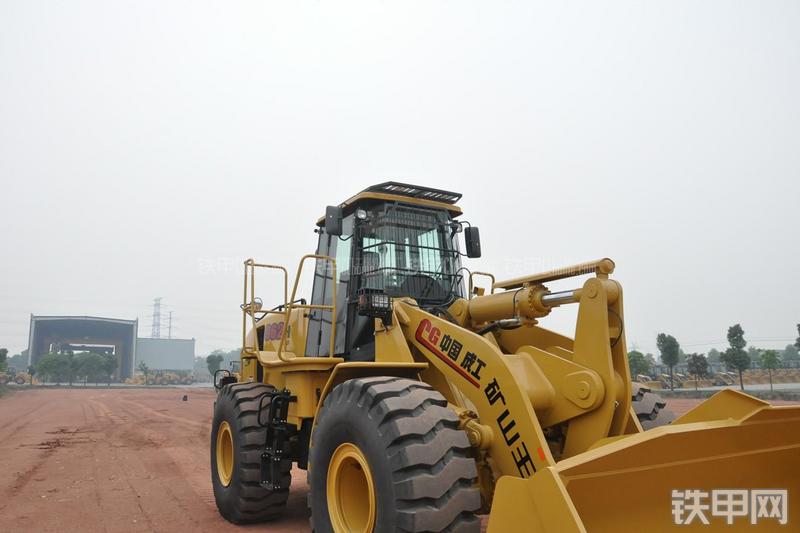 成工ZL50D-3装载机局部