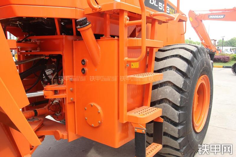 迪万伦DL503GOLD装载机局部