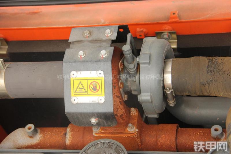 迪万伦DX300LC挖掘机局部