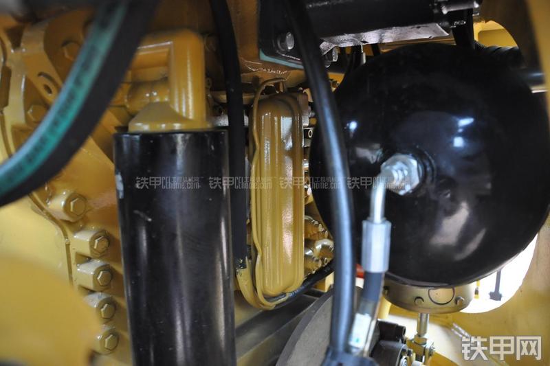 成工ZL50D-3装载机局部