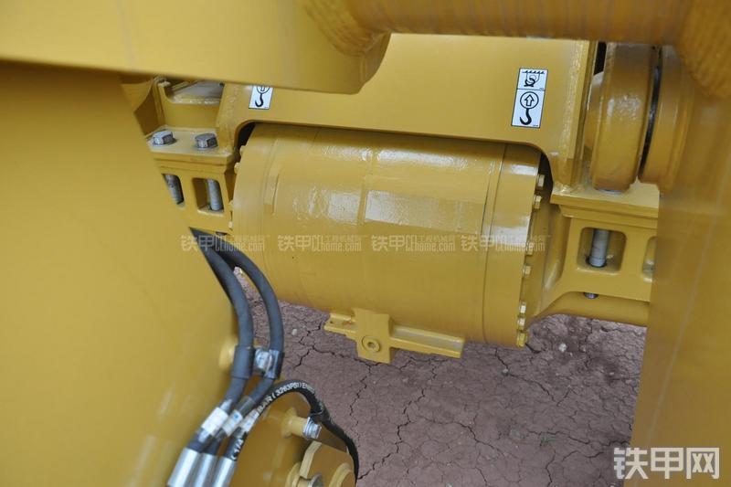 成工ZL50D-3装载机局部