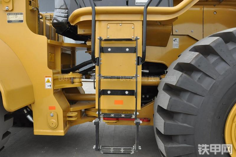 成工CG990H装载机局部