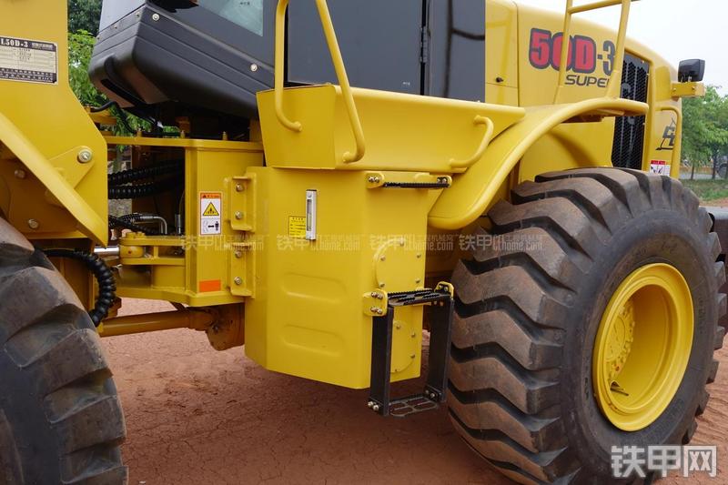 成工ZL50D-3装载机局部