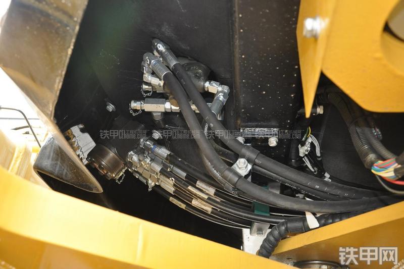 成工CG990H装载机局部