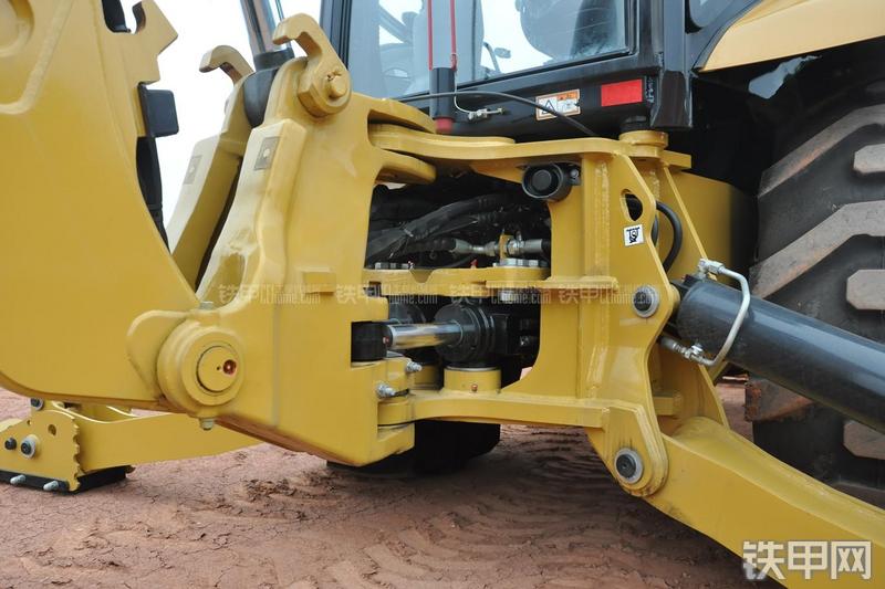 成工866HTC(可伸缩挖掘臂)挖掘装载机局部