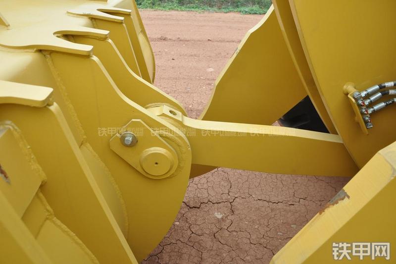 成工ZL50D-3装载机局部