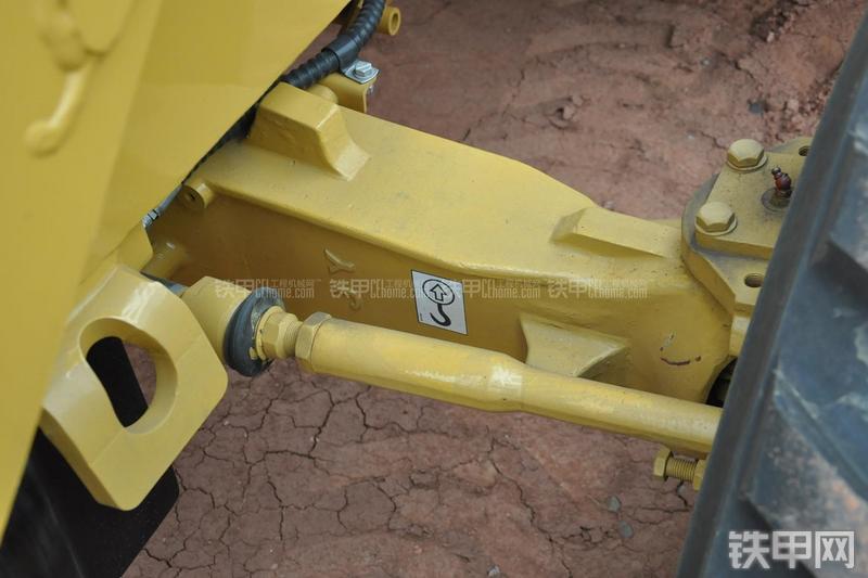 成工866HTC(可伸缩挖掘臂)挖掘装载机局部