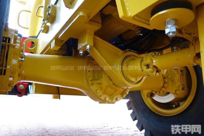 成工ZL50D-3装载机局部