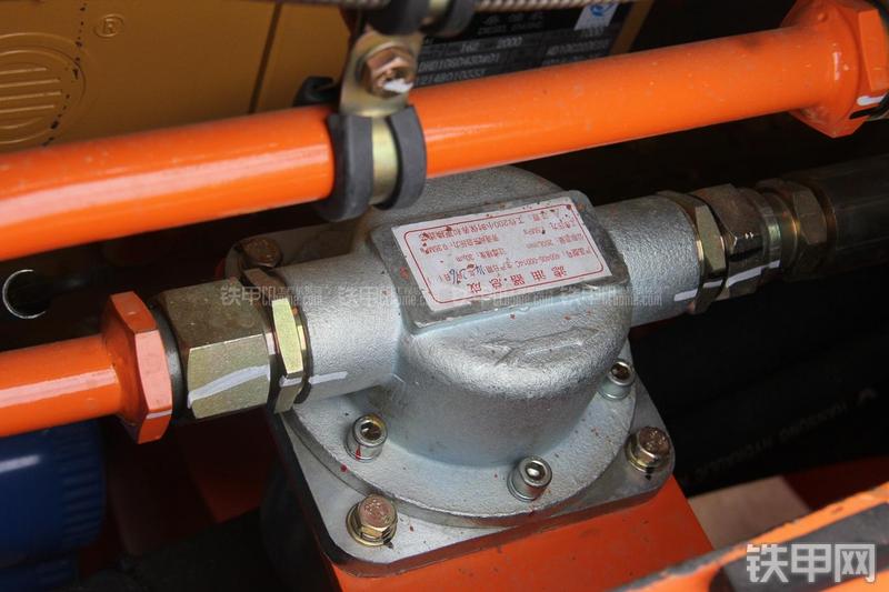 迪万伦DL503GOLD装载机局部