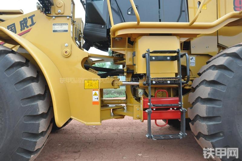成工ZL50D-3装载机局部