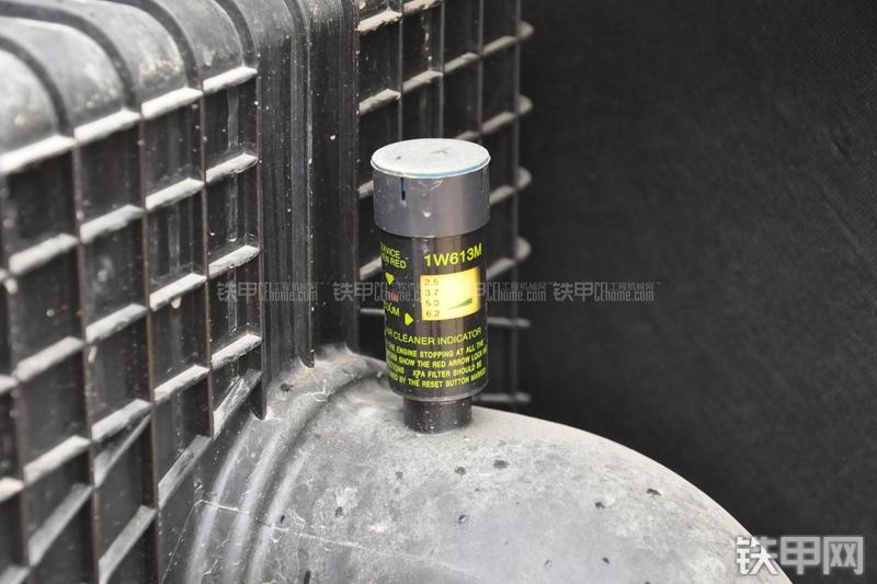 成工ZL50D-3装载机局部