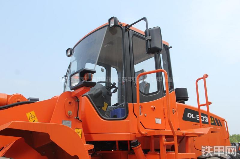 迪万伦DL503GOLD装载机局部