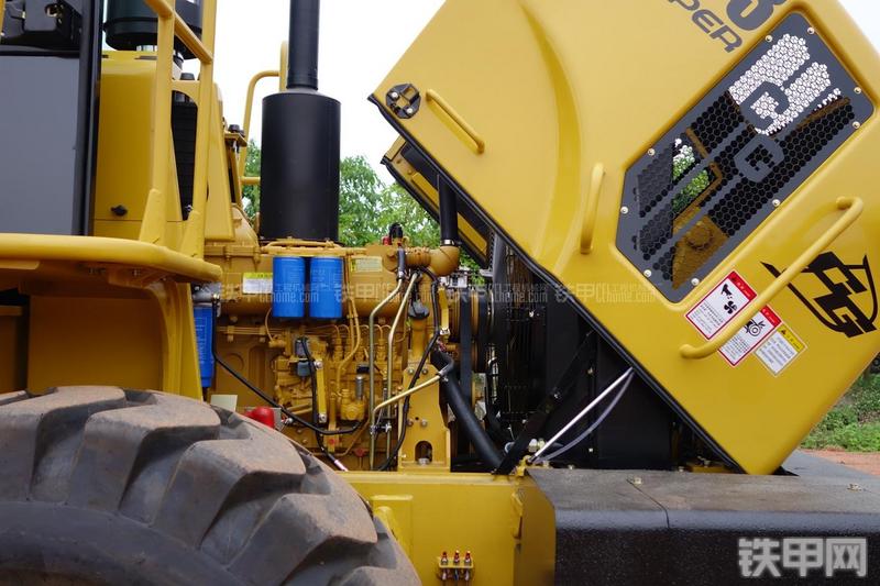 成工ZL50D-3装载机局部