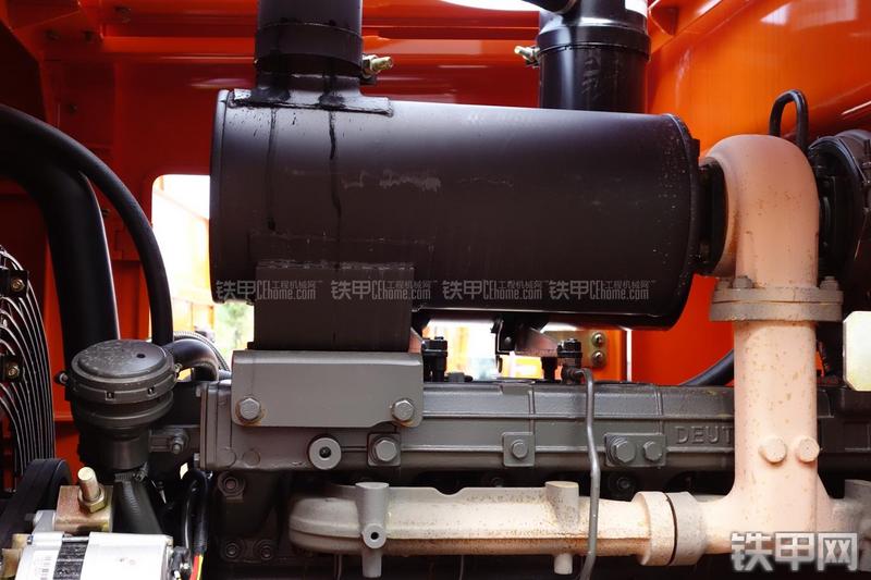 迪万伦DL301装载机局部