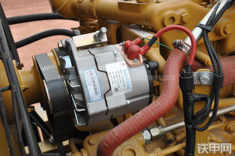 成工ZL50D-3装载机局部