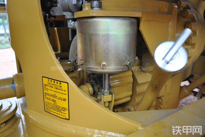 成工ZL50D-3装载机局部