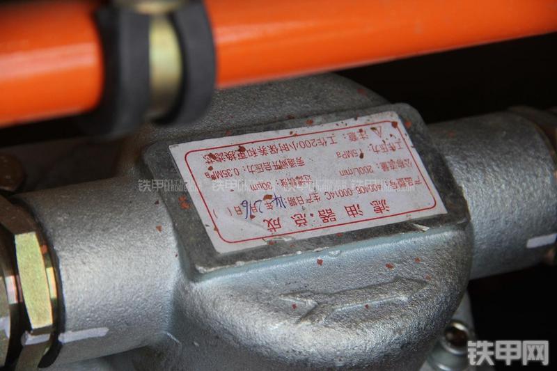 迪万伦DL503GOLD装载机局部