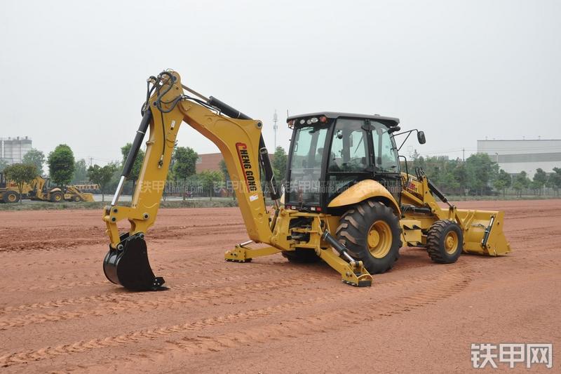 成工866HTC(可伸缩挖掘臂)挖掘装载机整机外观