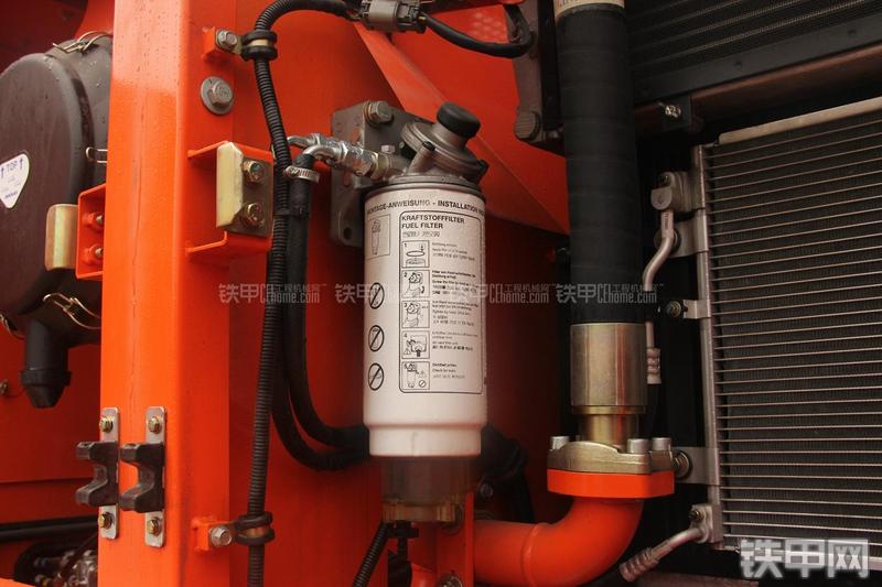 迪万伦DX300LC挖掘机局部