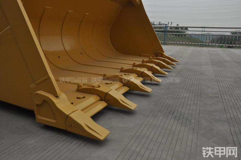 成工CG990H装载机局部