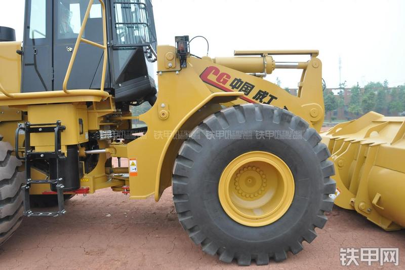 成工ZL50D-3装载机整机外观